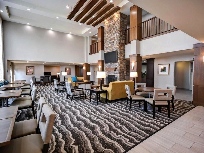 Staybridge Suites Holland By IHGの写真