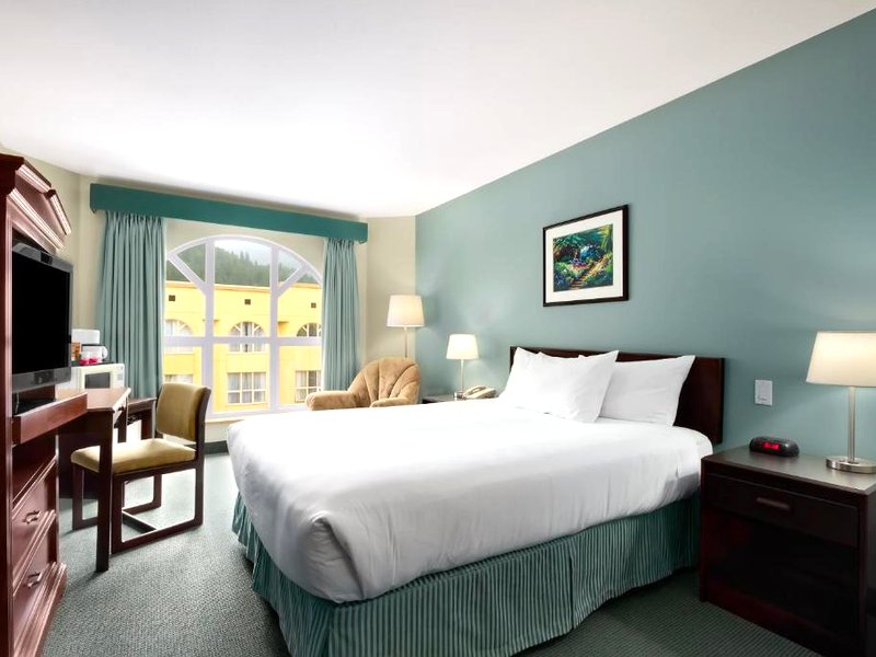 ハリソン レイク ホテル (Harrison Lake Hotel)の写真