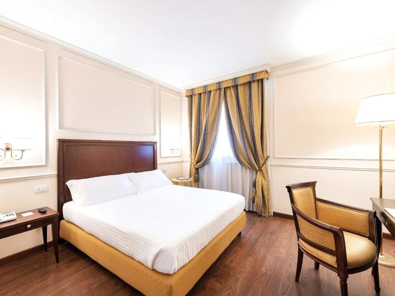 The Regency Hotel-NEWの写真