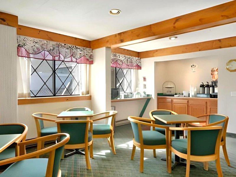 スーパー 8 バイ ウインダム オニオンタ クーパーズタウン (Super 8 By Wyndham Oneonta/Cooperstown)の写真