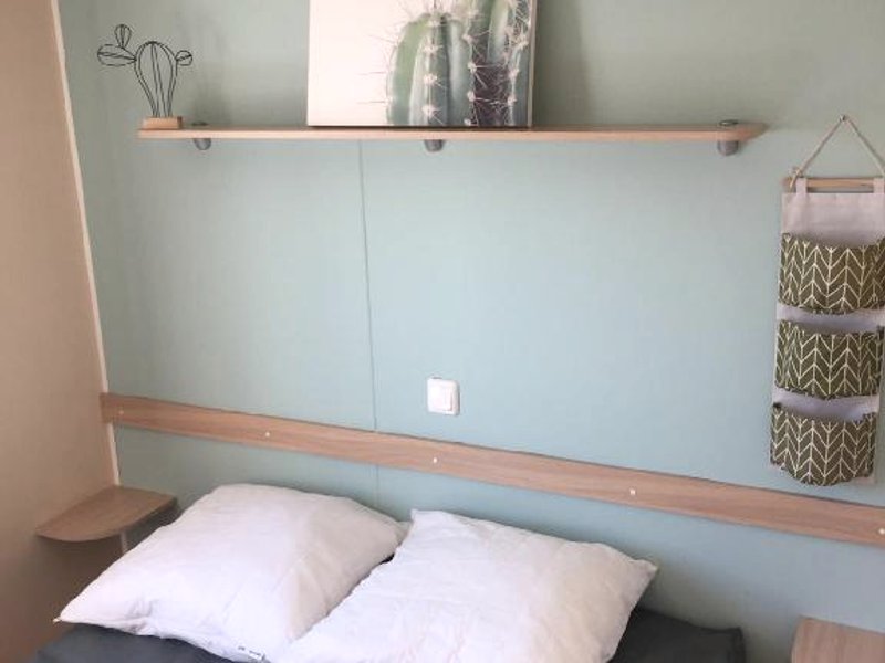 ［ヴィク ラ ガルディオル］バンガロー（28m²）｜ 3ベッドルーム／1バスルーム (Tropical Bungalow 2: air cond+heated pools+sea)の写真