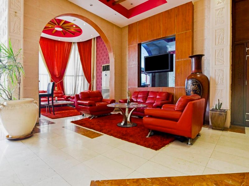 OYO 118 レヴィラ ホテル (OYO 118 Revira Hotel)の写真