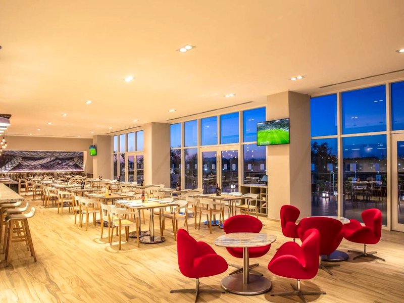 フィエスタ イン ロス モチス (Fiesta Inn Los Mochis)の写真