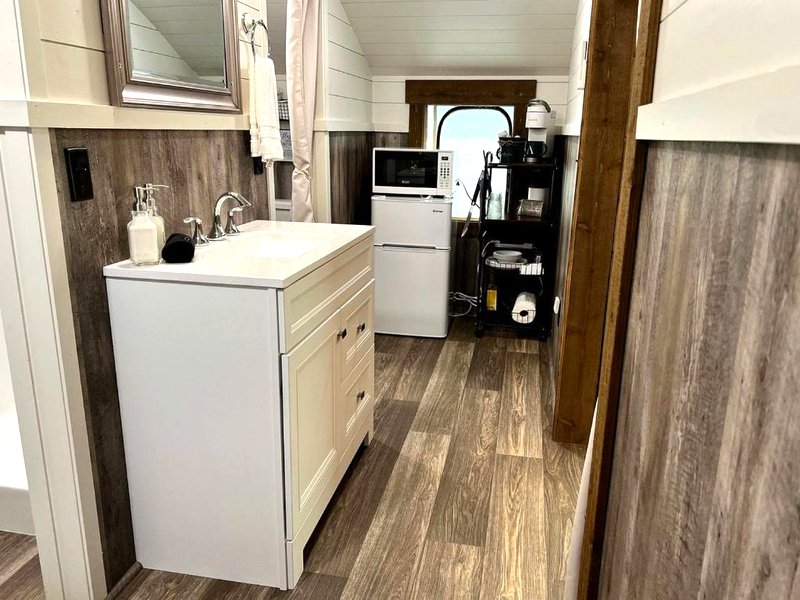 Reconnect with Nature at this Equipped Tented Cabin in Tekamah, Nebraskaの写真