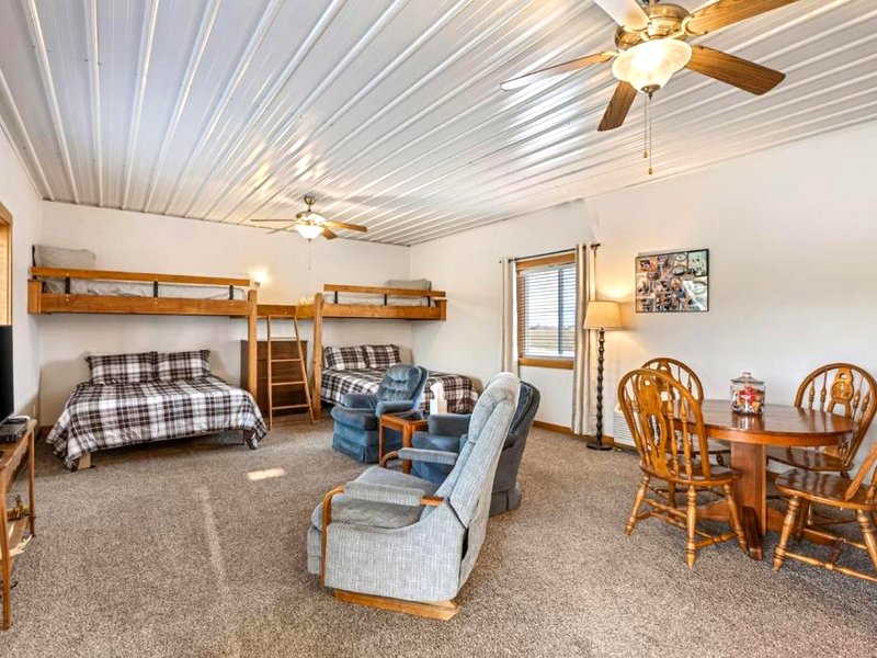 Peaceful Riverfront Cabin Sleeps 4 Decatur Nebraskaの写真