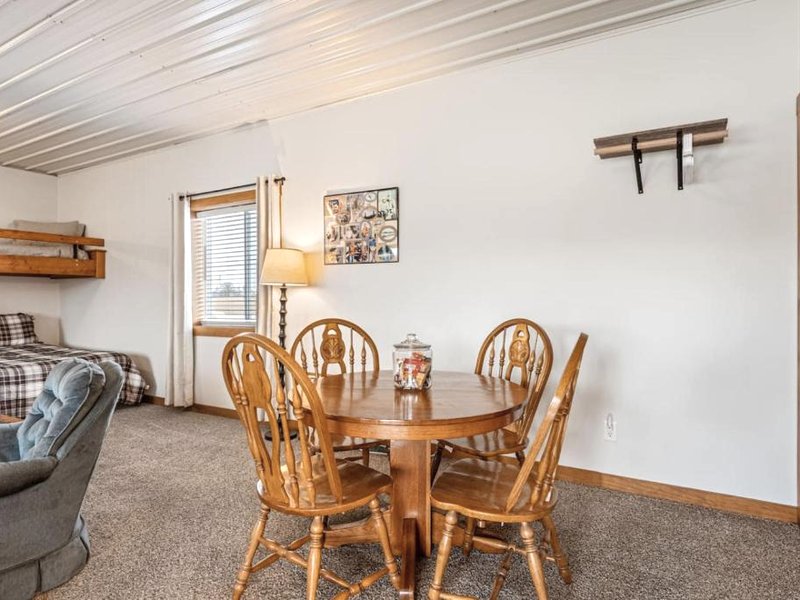 Peaceful Riverfront Cabin Sleeps 4 Decatur Nebraskaの写真