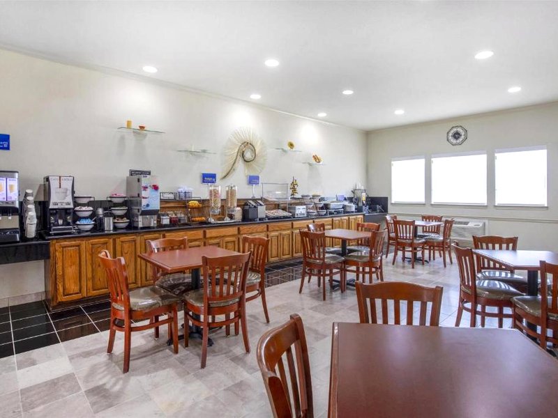 Best Western Limestone Inn & Suitesの写真
