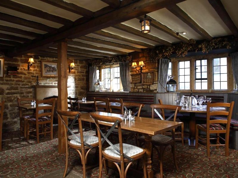 エイト ベルズ イン (Eight Bells Inn)の写真
