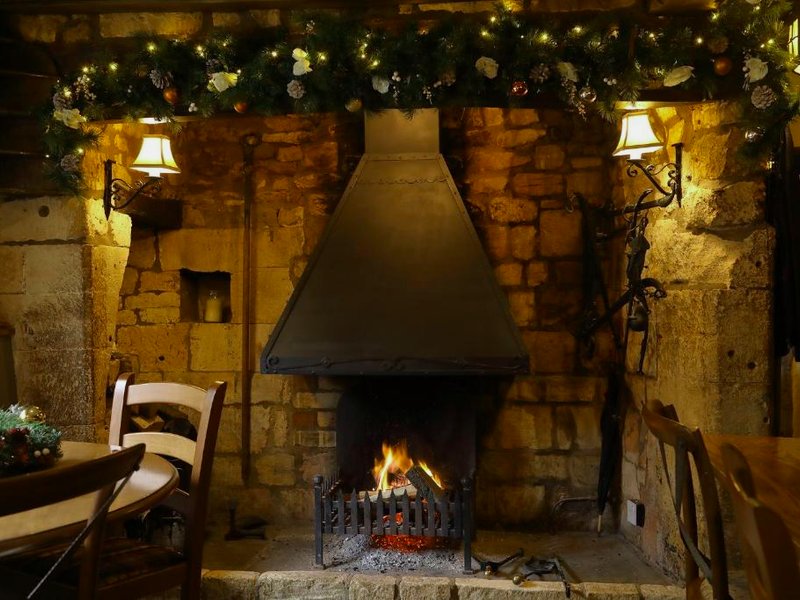 エイト ベルズ イン (Eight Bells Inn)の写真