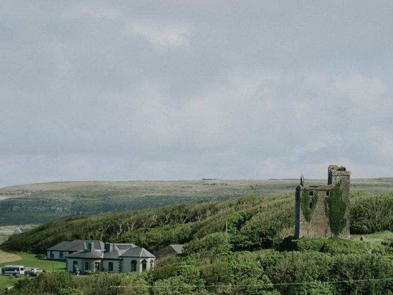 Ballinalacken Castle Country House Hotelの写真