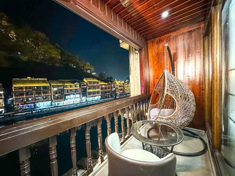 Fenghuang Ancient Town Lazy Cat Riverside Innの写真