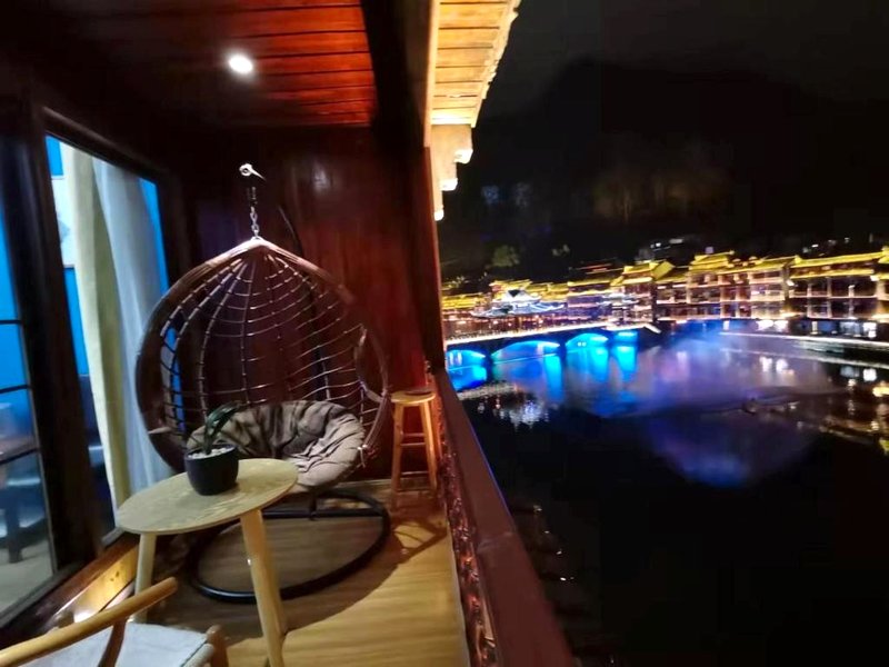 Fenghuang Ancient Town Lazy Cat Riverside Innの写真