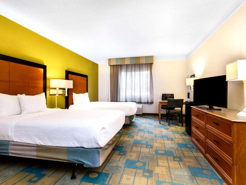 ラ キンタ イン&スイーツ バイ ウィンダム セント ピート クリアウォーター エアポート (La Quinta Inn & Suites by Wyndham St. Pete-Clearwater Airpt)の写真