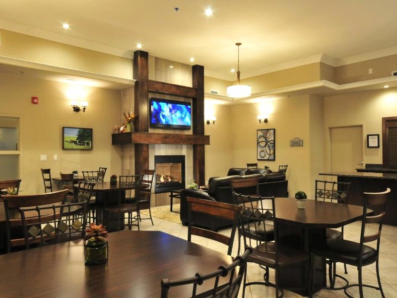 ラマダ バイ ウィンダム エメラルド パーク レジャイナ イースト (Ramada by Wyndham Emerald Park/Regina East)の写真