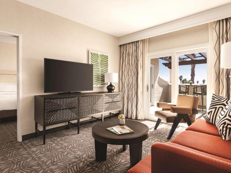 Zachari Dunes on Mandalay Beach, Curio Collection by Hiltonの写真