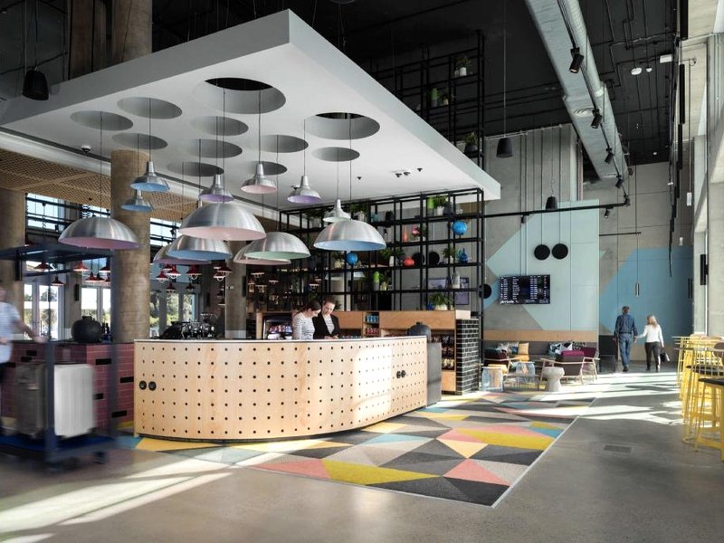 アトゥラ アデレード エアポート (Atura Adelaide Airport)の写真