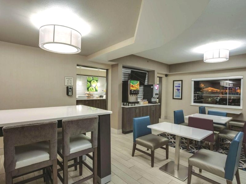 La Quinta Inn & Suites by Wyndham Bataviaの写真