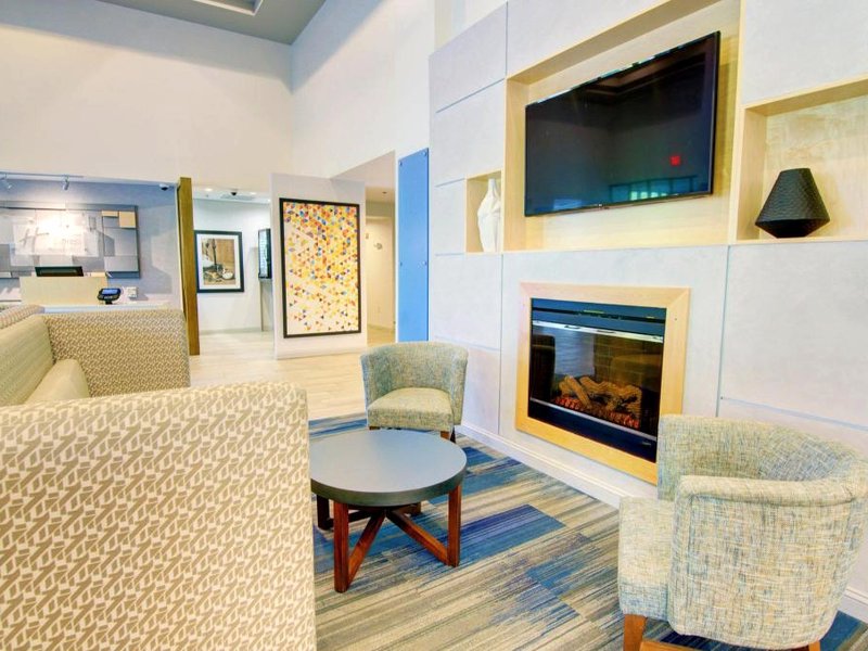 Holiday Inn Express and Suites Blacksburg- University Area By IHGの写真