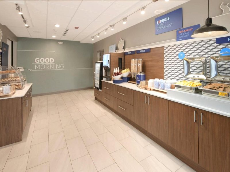 Holiday Inn Express And Suites Williamstown Glassboro By IHGの写真