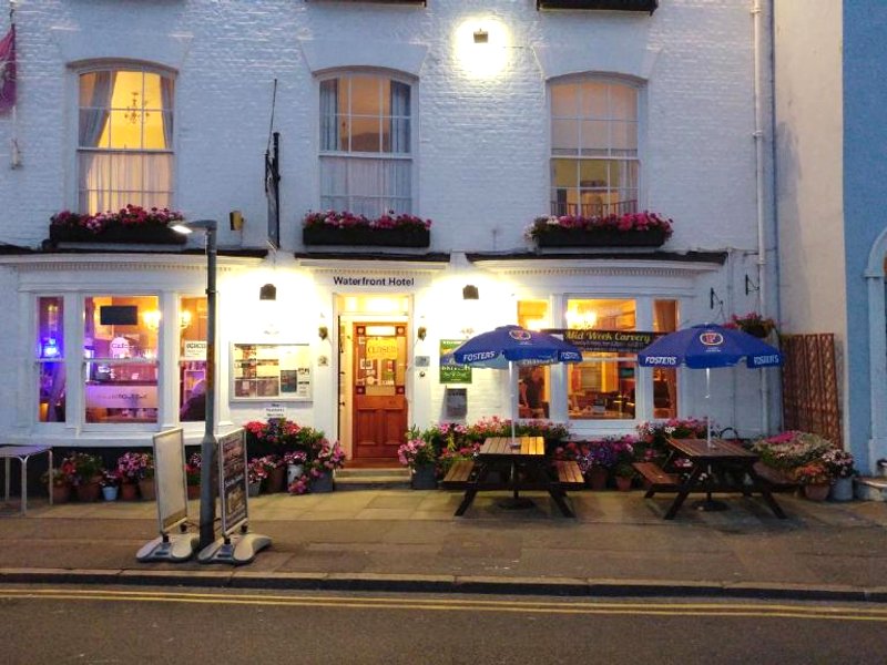 Waterfront Hotelの写真