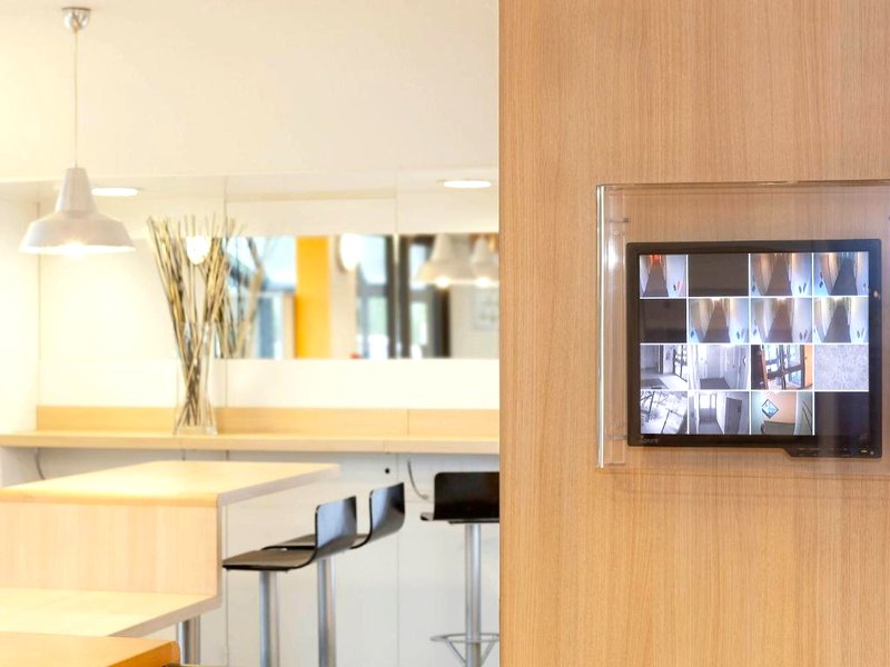 Hotel First Eco Savigny Villemoisson Centre Commercial Carrefourの写真