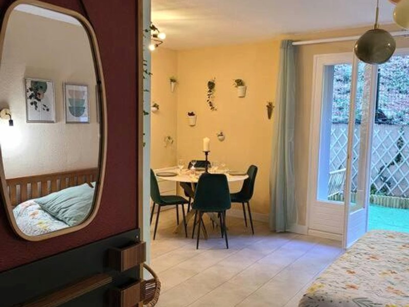 Joli studio rénové situé au pied des thermes (Joli studio renove situe au pied des thermes)の写真
