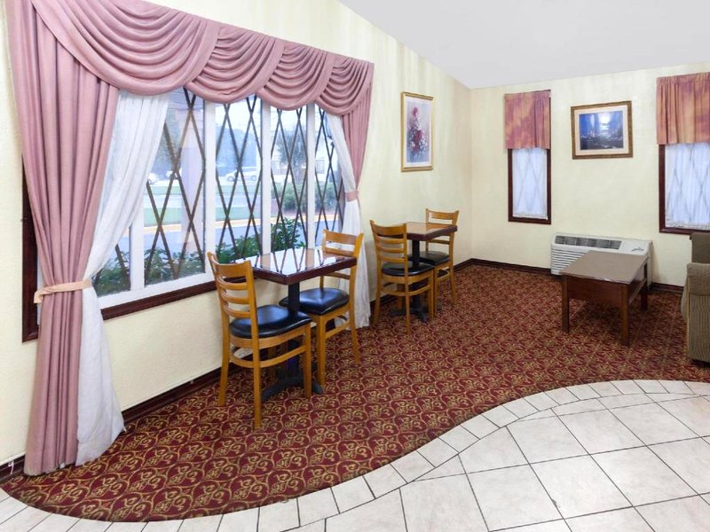 ナイツ イン タッカー GA (Knights Inn - Tucker, GA)の写真