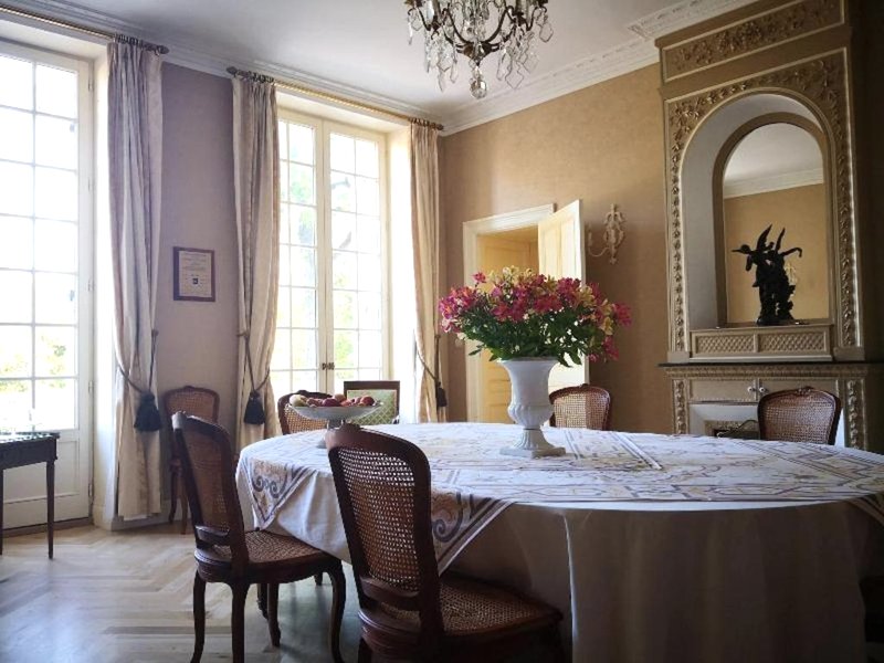 Château senailhac by Hameau Vertの写真