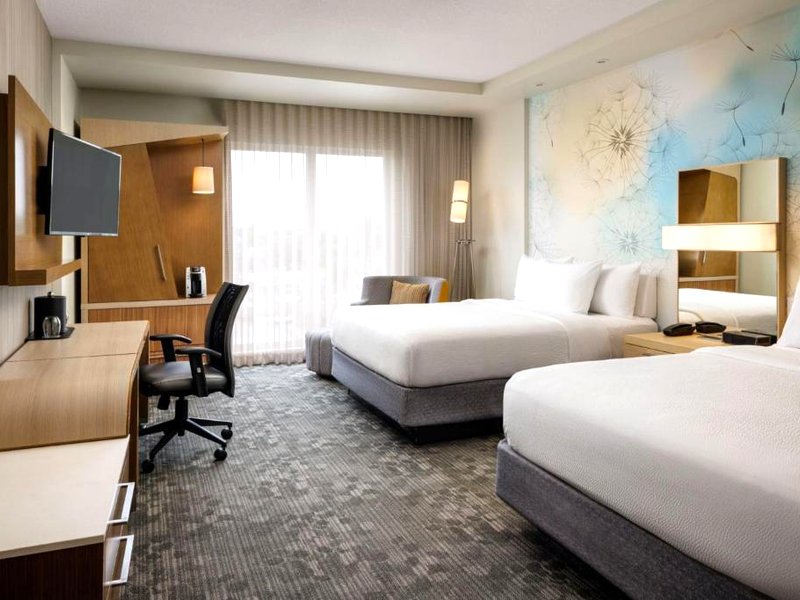 Courtyard by Marriott Prince Georgeの写真