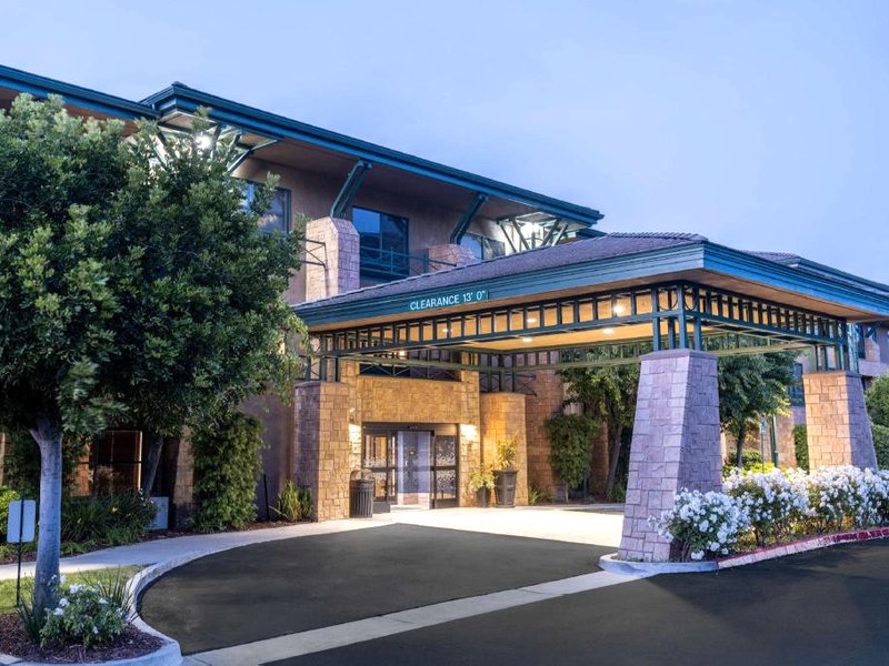 ハンプトン イン & スイーツ アゴウラ ヒルズ (Hampton Inn & Suites Agoura Hills)の写真