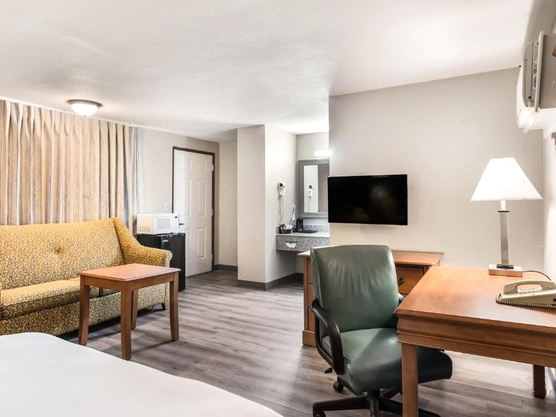 アメリカズ ベスト バリュー イン レバノン MO (Americas Best Value Inn Lebanon, MO)の写真
