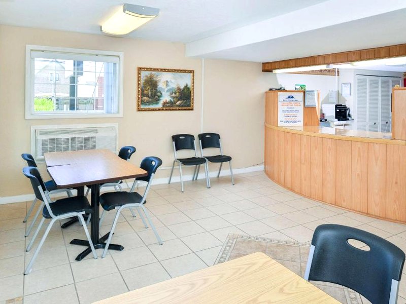 アメリカズ ベスト バリュー イン レバノン MO (Americas Best Value Inn Lebanon, MO)の写真