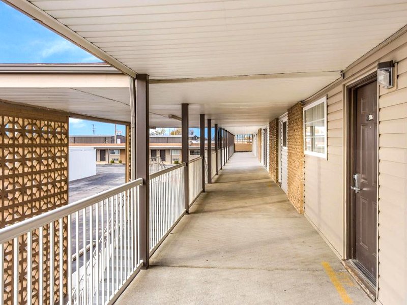 アメリカズ ベスト バリュー イン レバノン MO (Americas Best Value Inn Lebanon, MO)の写真