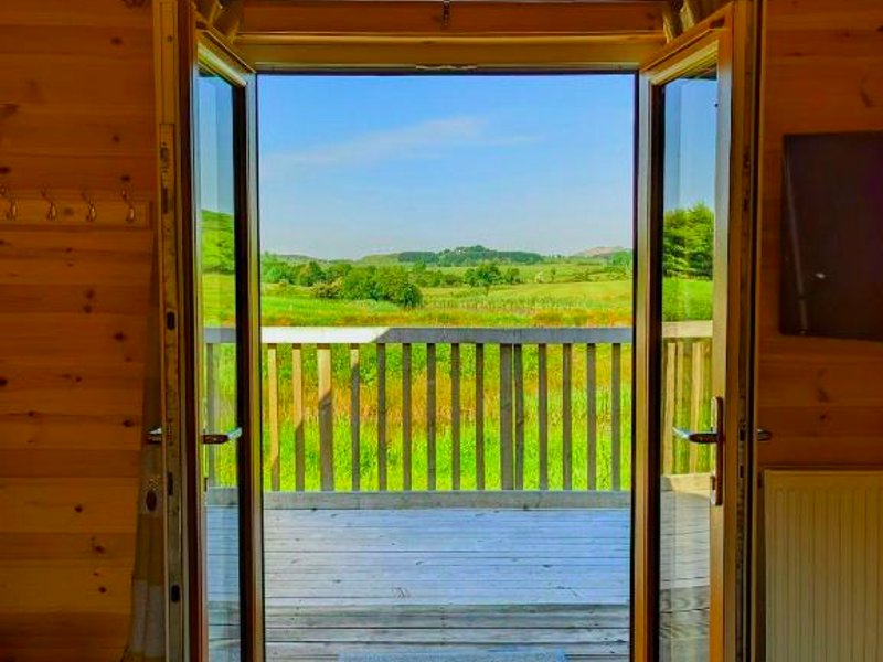 Pond View Pod 2 with Private Hot Tub - Fife - Loch Leven - Lomond Hillsの写真