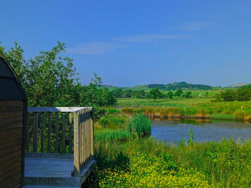 Pond View Pod 2 with Private Hot Tub - Fife - Loch Leven - Lomond Hillsの写真