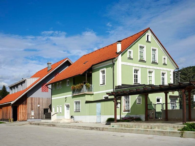 Hostel Mladinski center Šmartno ob Paki (Hostel Mladinski center Smartno ob Paki)の写真