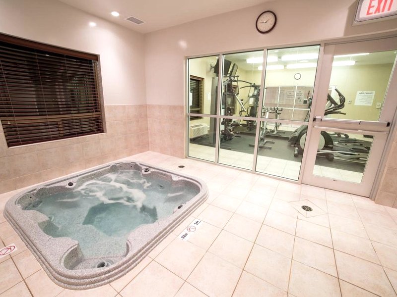 Holiday Inn Express & Suites Drayton Valley By IHGの写真