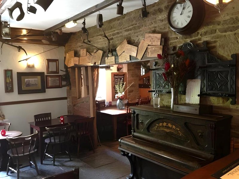 The Old Mill Knitsleyの写真