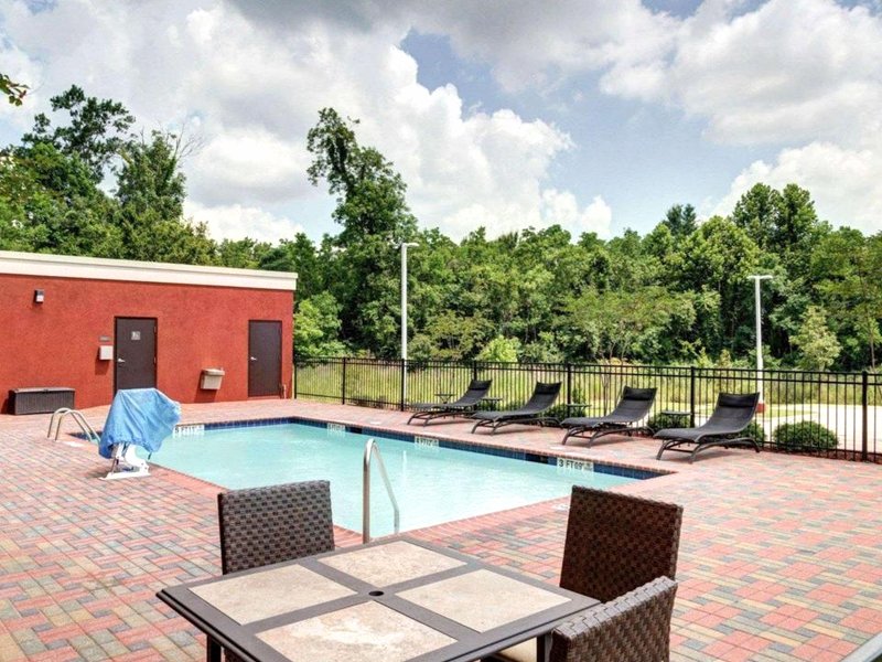 Comfort Suites Denham Springsの写真