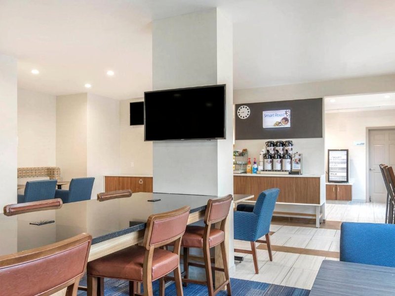 Holiday Inn Express & Suites Chicago West - St Charles By IHGの写真