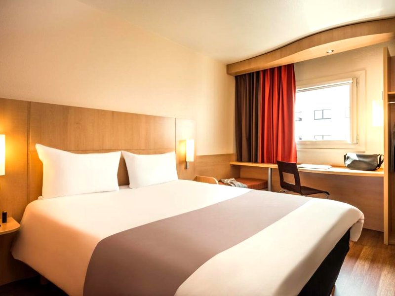 イビス エブリー (ibis Evry)の写真