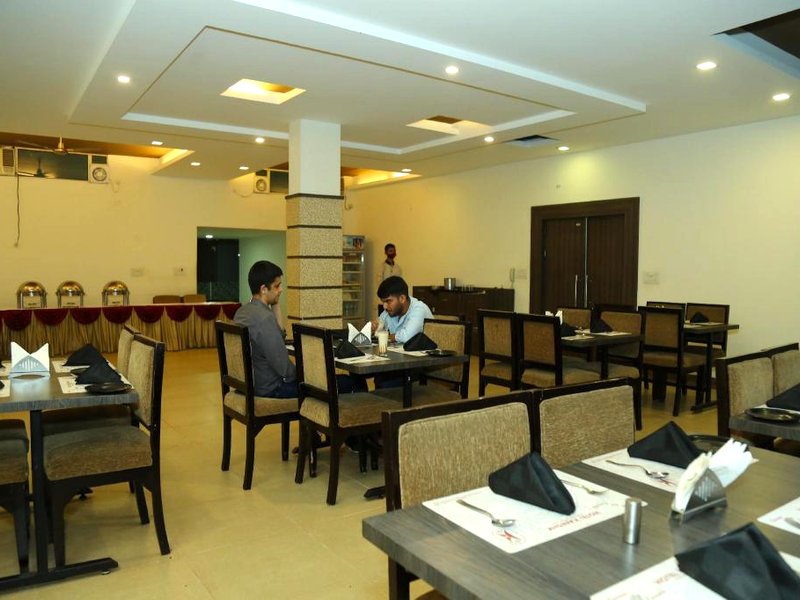 カニシュク ホテル (Kanishk Hotel)の写真