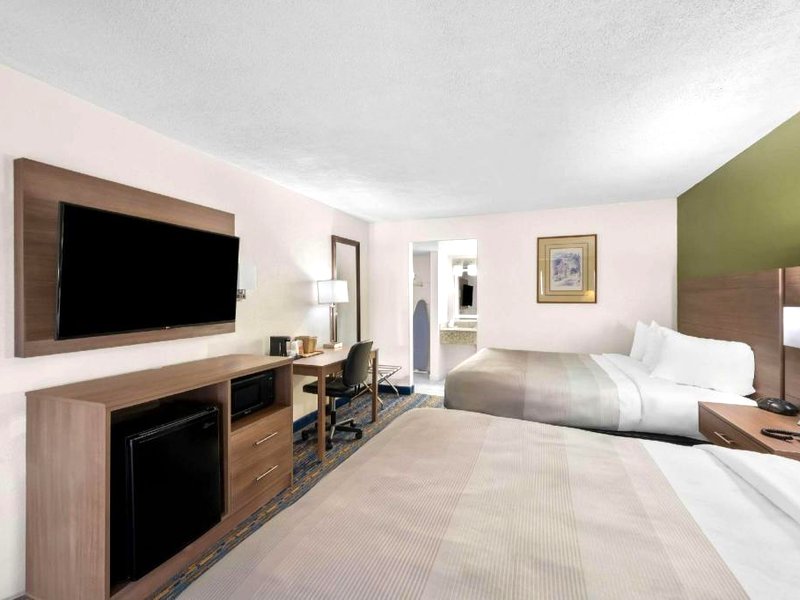 クオリティ イン (Quality Inn)の写真