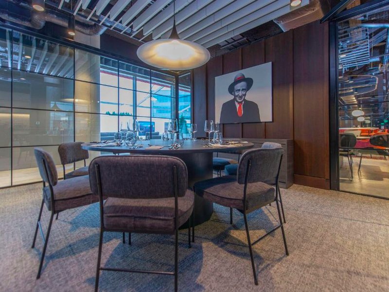 Radisson RED Galwayの写真