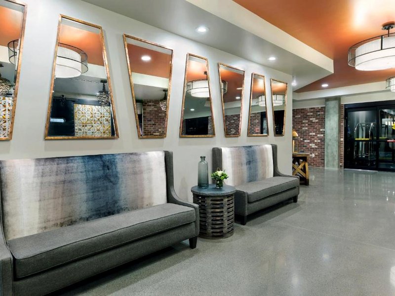 Oxford Suites Paso Roblesの写真