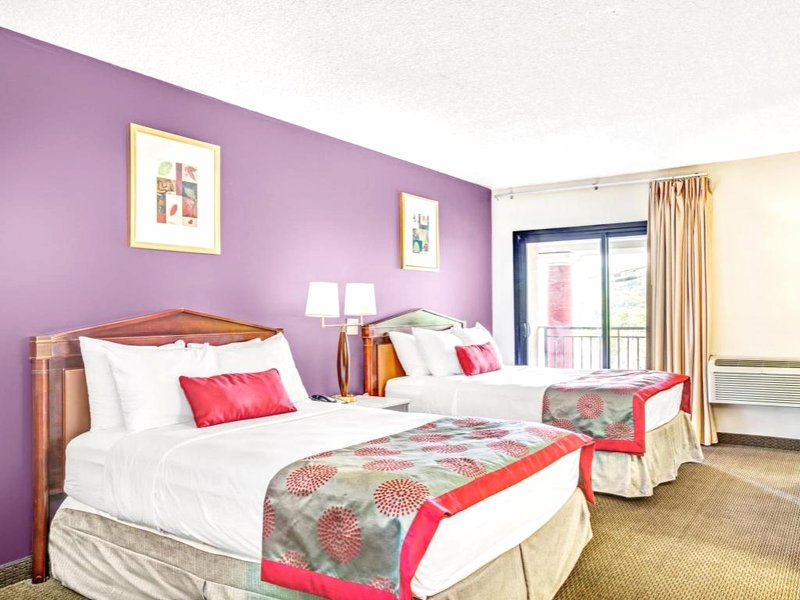 ラマダ バイ ウィンダム ロッカウェイ (Ramada by Wyndham Rockaway)の写真