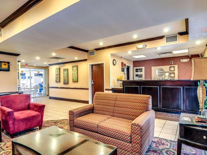 コンフォート イン アンド スイーツ ヒルズビル I-77 (Comfort Inn & Suites Hillsville I-77)の写真