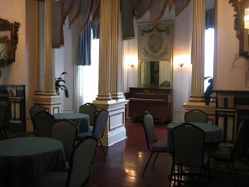 タウン&カントリー イン アンド スイーツ (Town & Country Inn and Suites)の写真