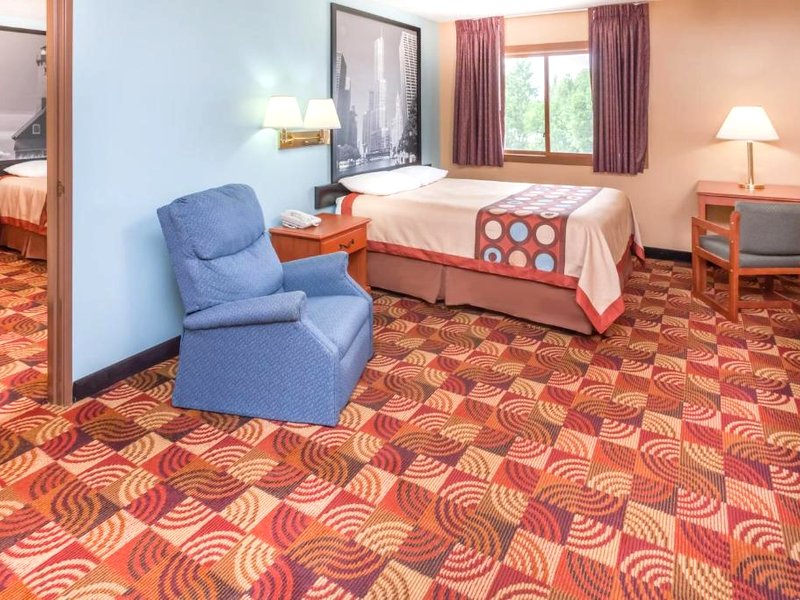 Super 8 By Wyndham Shipshewanaの写真