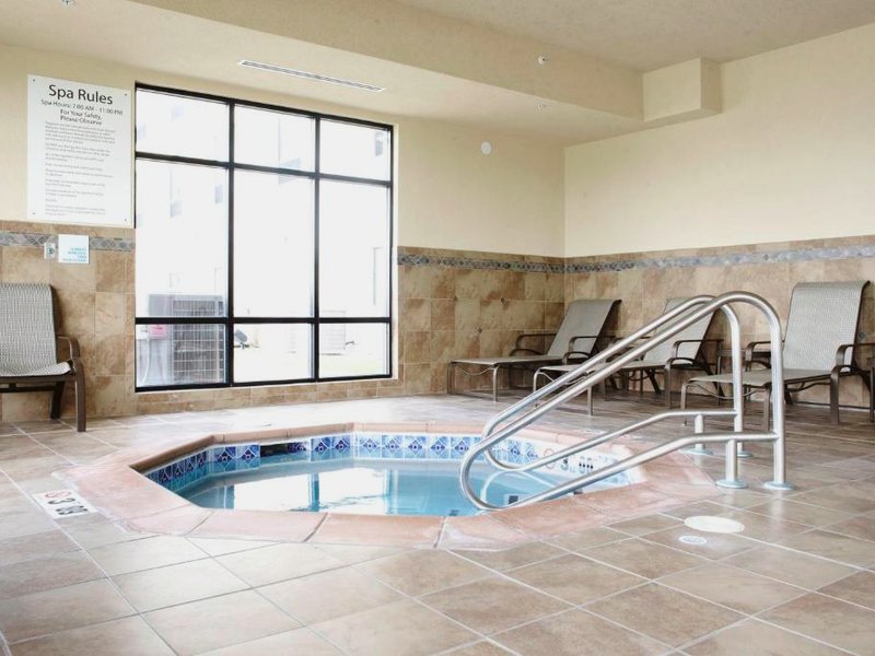 Holiday Inn Express and Suites Urbandale Des Moines By IHGの写真